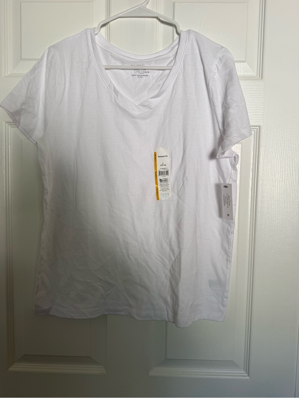 Time and Tru White V-Neck Short Sleeve Tee